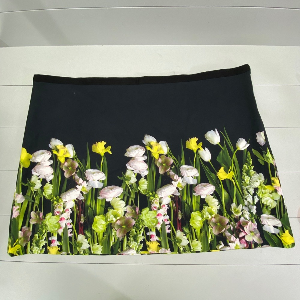 Victoria Beckham for Target Floral Mini Skirt Women 3X Black Border Print 
Tulip